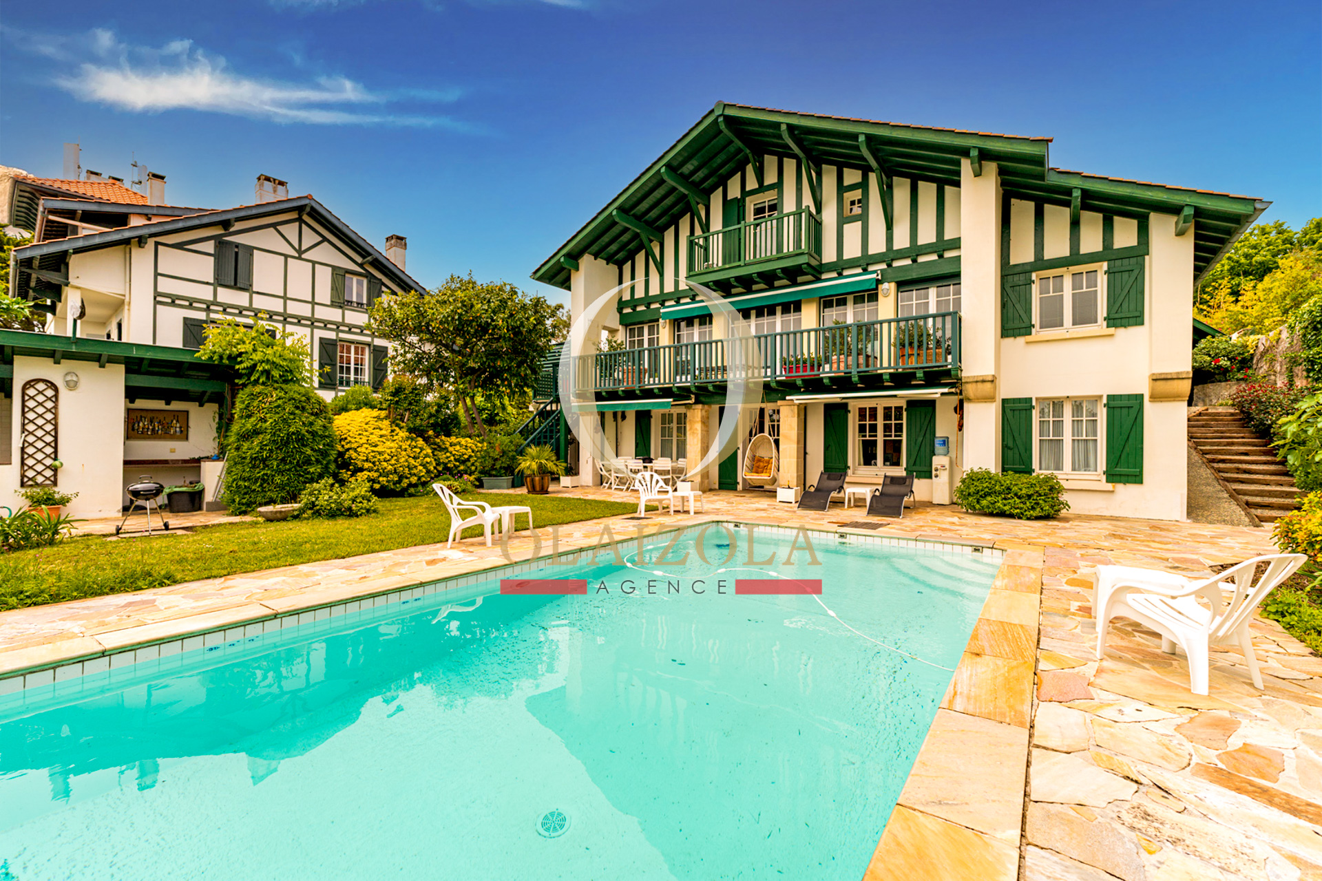 Image de CHAMBRES DE CHARME AVEC PISCINE