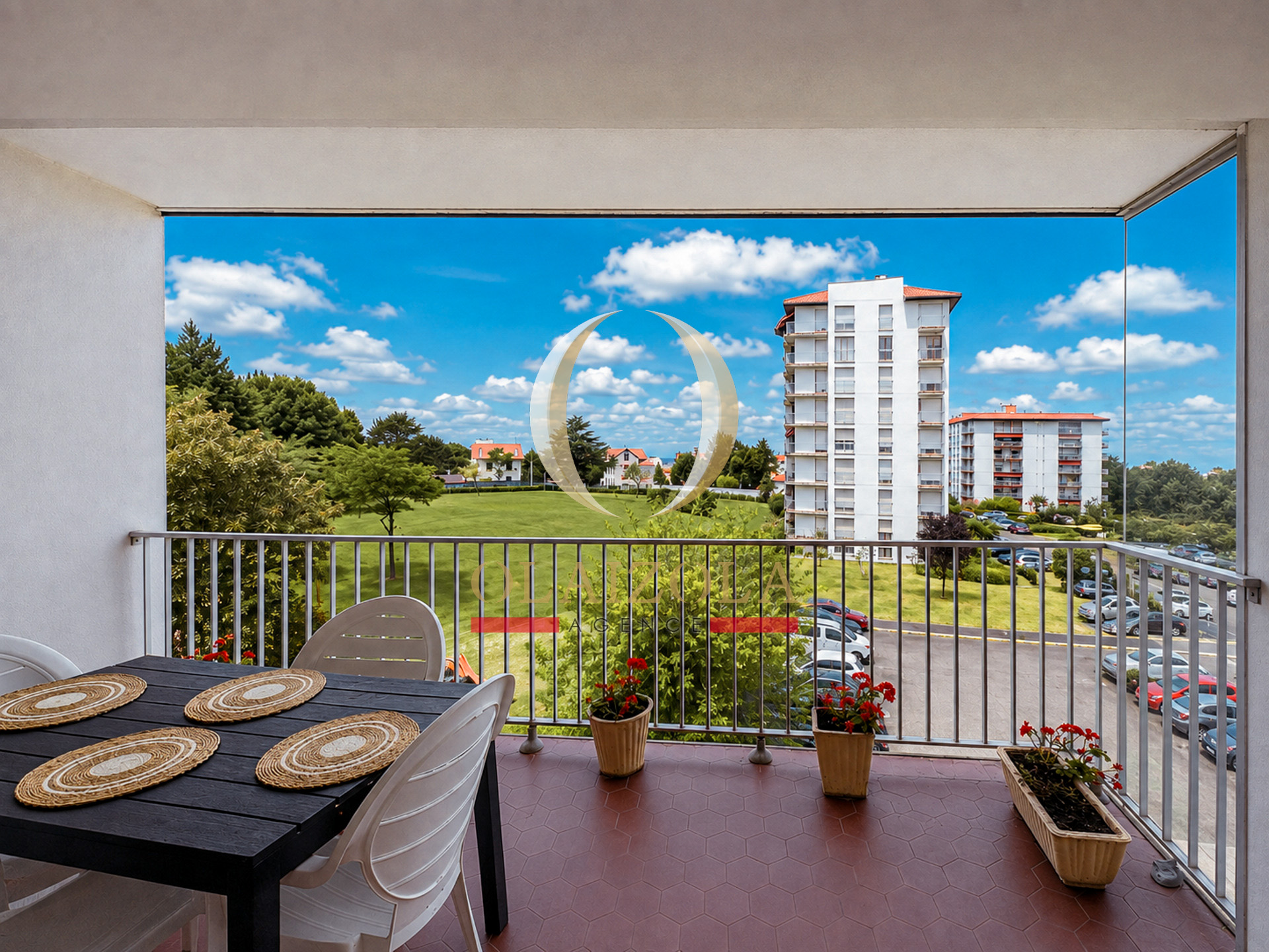Image de ÉLÉGANT APPARTEMENT AVEC TERRASSE
