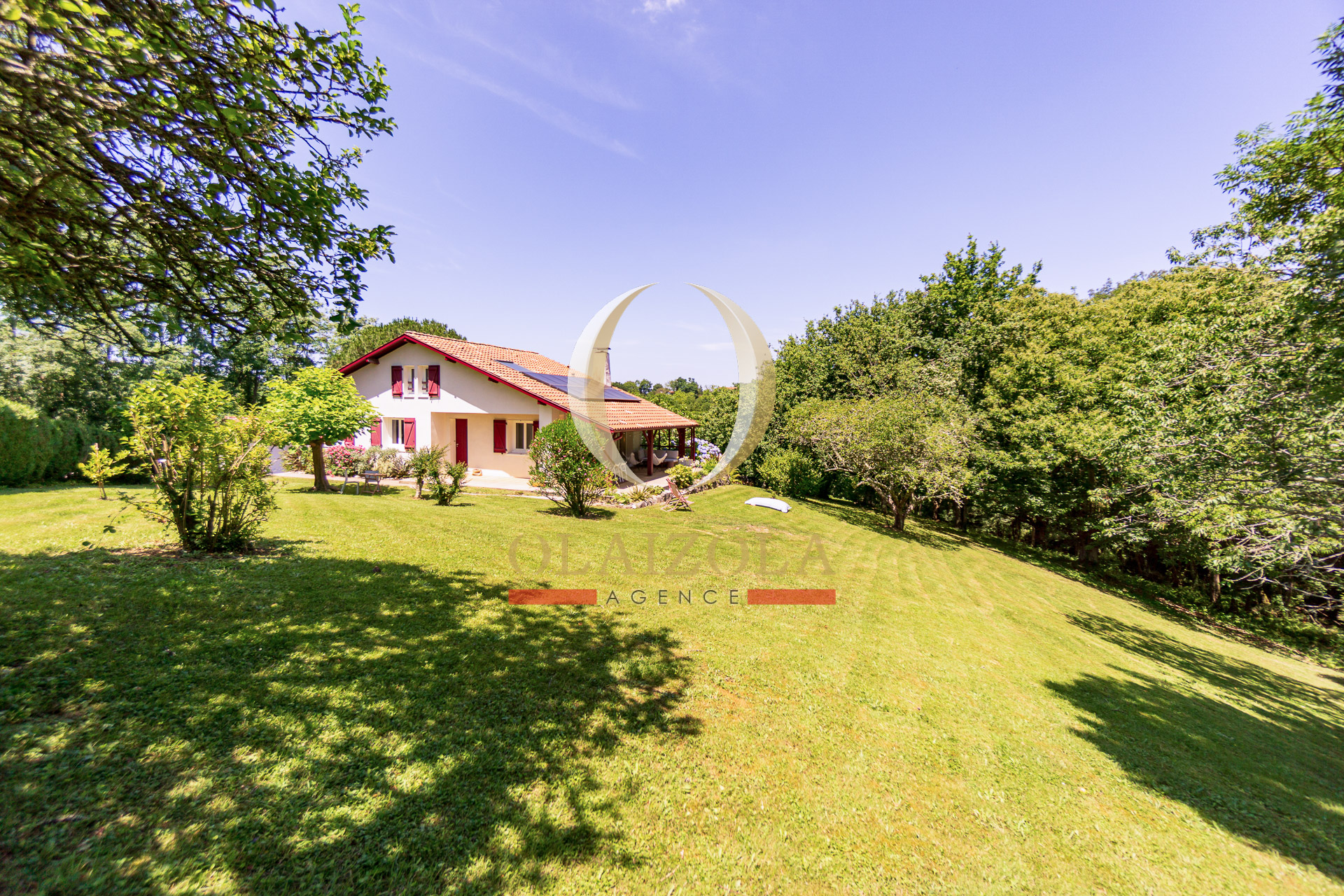 Image de VILLA FAMILIALE AVEC GRAND JARDIN